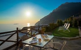 Aria Di Mare,Near Elevator, Few Steps, Parking, Garden